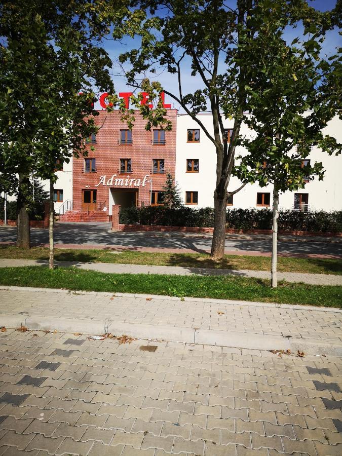 Hotel I Restauracja Admiral Legnica Exterior foto